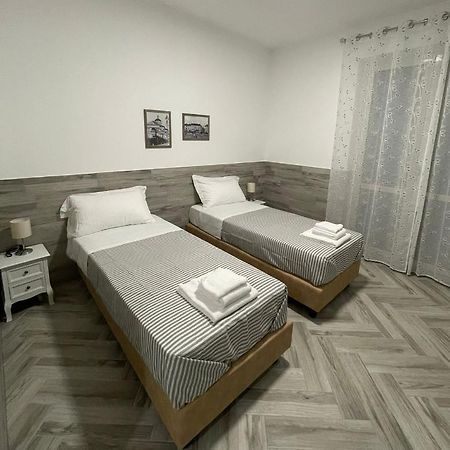 Holiday Rooms Ро Екстериор снимка