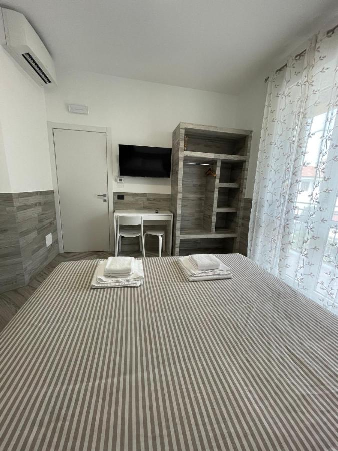 Holiday Rooms Ро Екстериор снимка