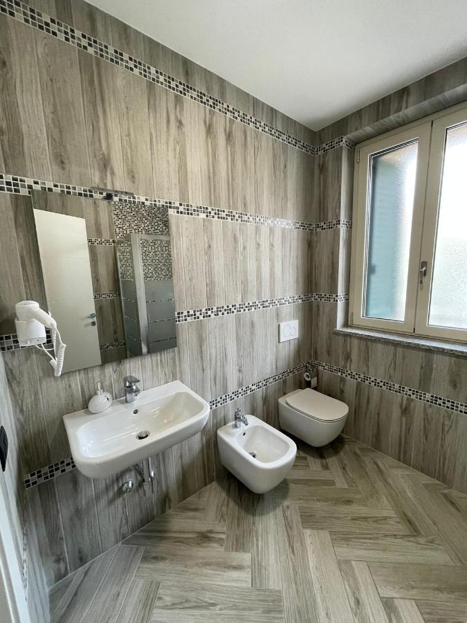 Holiday Rooms Ро Екстериор снимка