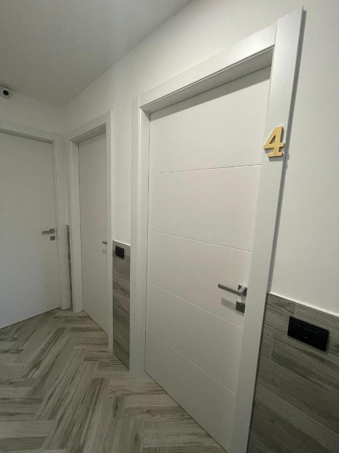 Holiday Rooms Ро Екстериор снимка