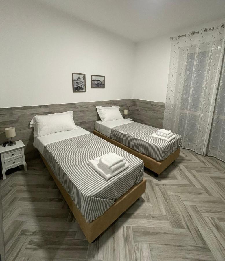 Holiday Rooms Ро Екстериор снимка